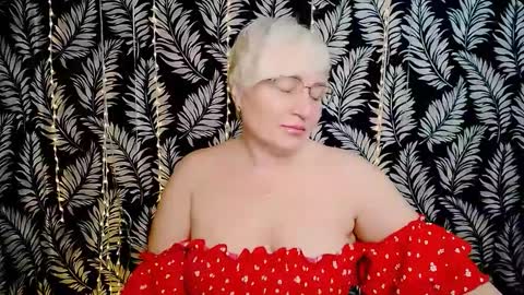 Snapshot of oliviaoskar_ chatting on 03/16/26, 12:20 Kelly online show from 03/16/26, 12:20