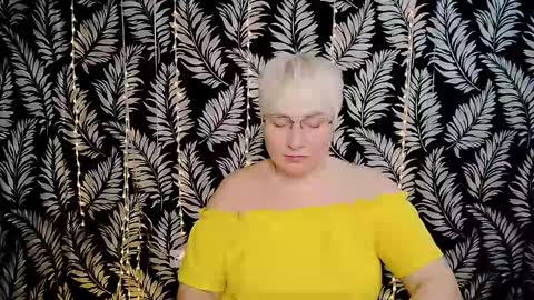 Snapshot of oliviaoskar_ chatting on 03/23/26, 12:31 Kelly online show from 03/23/26, 12:31