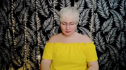 Snapshot of oliviaoskar_ chatting on 04/02/26, 10:24 Kelly online show from 04/02/26, 10:24