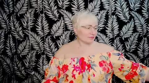 Snapshot of oliviaoskar_ chatting on 04/09/26, 10:31 Kelly online show from 04/09/26, 10:31