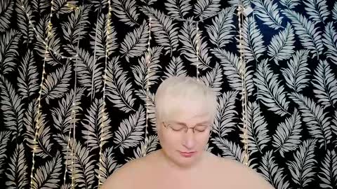 Snapshot of oliviaoskar_ chatting on 04/10/26, 10:31 Kelly online show from 04/10/26, 10:31