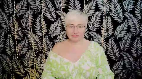 Snapshot of oliviaoskar_ chatting on 04/14/26, 09:59 Kelly online show from 04/14/26, 09:59