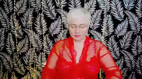 Snapshot of oliviaoskar_ chatting on 04/15/26, 10:22 Kelly online show from 04/15/26, 10:22