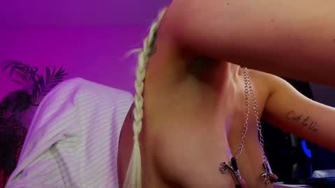 Olivia Owens online show from 02/28/25, 09:15