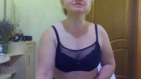 oliviaparadise online show from 12/20/24, 09:43