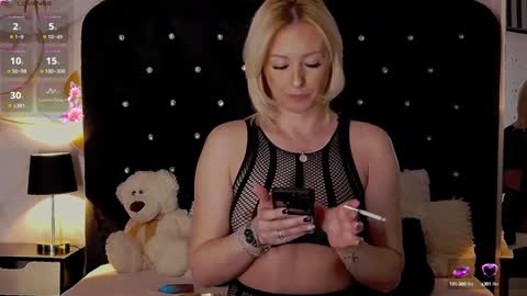 Snapshot of oliviashaw23 chatting on 01/23/25, 07:54 Olivia online show from 01/23/25, 07:54