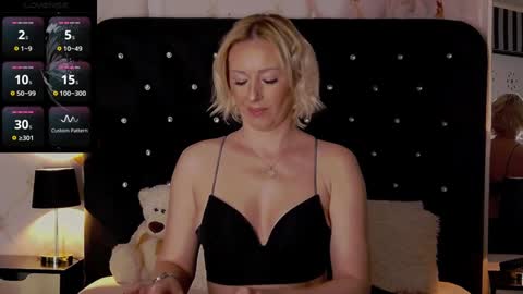 Snapshot of oliviashaw23 chatting on 01/31/25, 04:58 Olivia online show from 01/31/25, 04:58