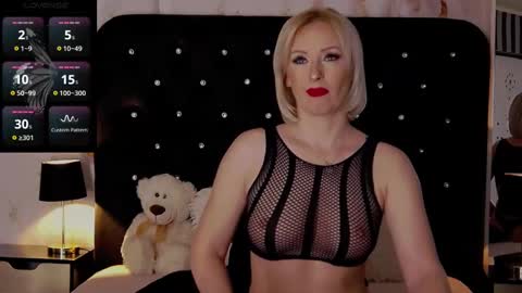 Snapshot of oliviashaw23 chatting on 02/11/25, 07:54 Olivia online show from 02/11/25, 07:54