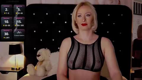 Snapshot of oliviashaw23 chatting on 02/21/25, 05:35 Olivia online show from 02/21/25, 05:35