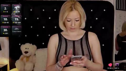 Snapshot of oliviashaw23 chatting on 03/09/25, 05:11 Olivia online show from 03/09/25, 05:11