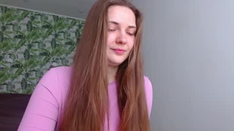 Snapshot of oliviashiny chatting on 04/19/26, 04:12 Olivia online show from 04/19/26, 04:12