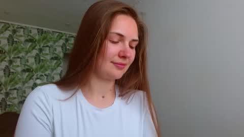 Snapshot of oliviashiny chatting on 05/08/26, 04:18 Olivia online show from 05/08/26, 04:18