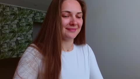 Snapshot of oliviashiny chatting on 05/15/26, 04:30 Olivia online show from 05/15/26, 04:30