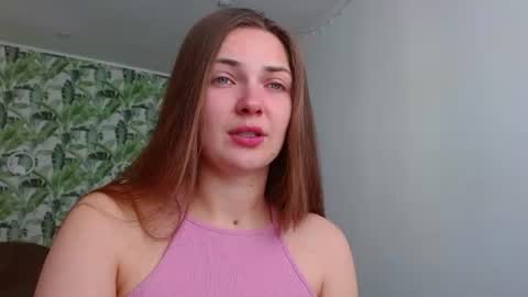 Snapshot of oliviashiny chatting on 06/18/26, 04:24 Olivia online show from 06/18/26, 04:24