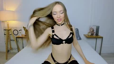 Olivia online show from 12/30/24, 05:37