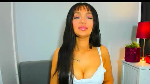 Snapshot of oliviawomen chatting on 04/25/26, 05:32 OliviaWomen online show from 04/25/26, 05:32