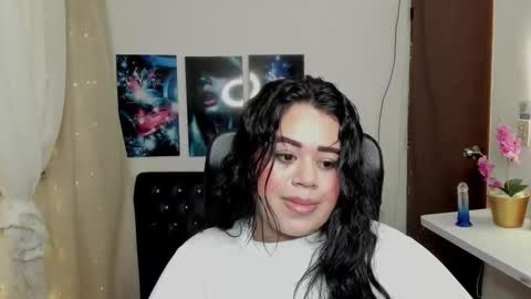 Snapshot of oliviia_cute chatting on 11/21/25, 05:39 oliviia_cute online show from 11/21/25, 05:39