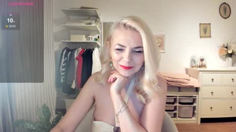 Snapshot of ollalla7 chatting on 10/26/25, 06:03 ollalla7 online show from 10/26/25, 06:03