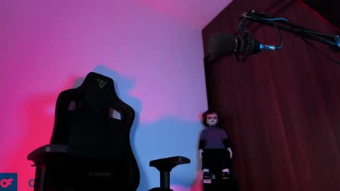     online show from 12/21/24, 09:44