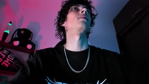     online show from 03/05/25, 03:08