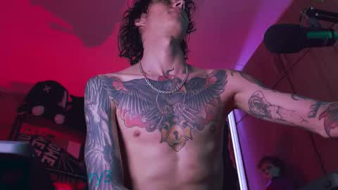     online show from 10/04/25, 04:10