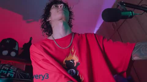     online show from 10/14/25, 04:57