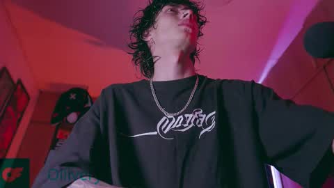     online show from 11/11/25, 04:56