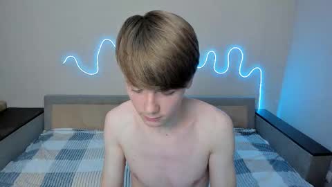 Snapshot of olvr_zoolander chatting on 02/14/26, 10:23 Oliver and Mira online show from 02/14/26, 10:23