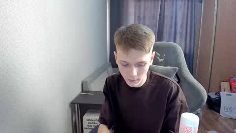 Snapshot of olvr_zoolander chatting on 03/14/26, 11:26 Oliver and Mira online show from 03/14/26, 11:26