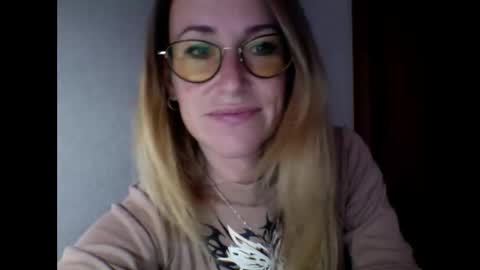 Snapshot of olyra11 chatting on 10/06/25, 09:29 olyra11 online show from 10/06/25, 09:29