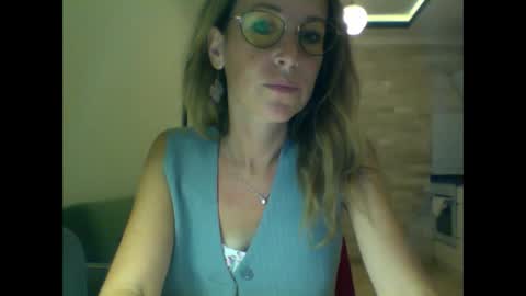 Snapshot of olyra11 chatting on 10/23/25, 08:40 olyra11 online show from 10/23/25, 08:40