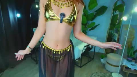 Miss Omelia online show from 05/20/26, 04:02