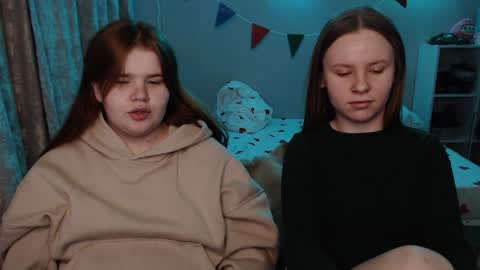 Snapshot of omellyoo chatting on 12/30/24, 04:51 MellY online show from 12/30/24, 04:51