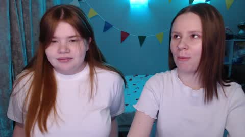 Snapshot of omellyoo chatting on 01/06/25, 11:51 MellY online show from 01/06/25, 11:51