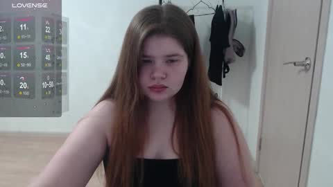 Snapshot of omellyoo chatting on 12/18/25, 11:49 MellY online show from 12/18/25, 11:49