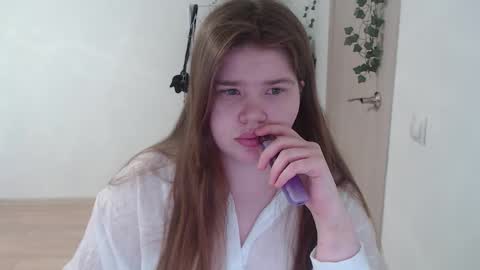 Snapshot of omellyoo chatting on 03/03/26, 12:11 MellY online show from 03/03/26, 12:11