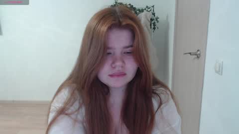 Snapshot of omellyoo chatting on 04/11/26, 10:19 MellY online show from 04/11/26, 10:19