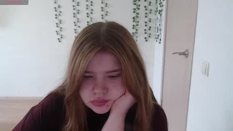  MellY  online show from 08/03/26, 06:34