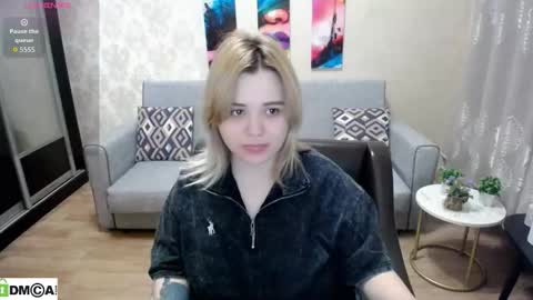 Snapshot of omg_itsperfect chatting on 11/10/25, 08:52 Fina online show from 11/10/25, 08:52