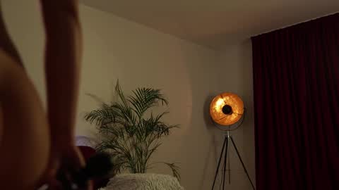    or    online show from 02/10/25, 09:36