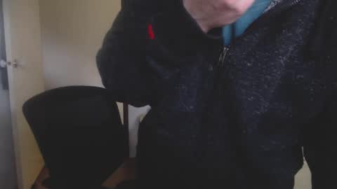 Snapshot of omisoluckyguy chatting on 02/16/25, 11:38 lucky guy online show from 02/16/25, 11:38
