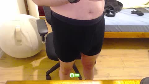 Snapshot of omisoluckyguy chatting on 12/20/25, 03:08 lucky guy online show from 12/20/25, 03:08