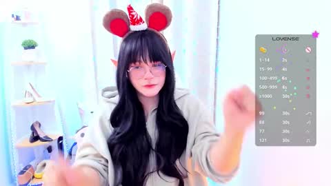 Snapshot of omorimori chatting on 11/24/25, 10:42 Omori Chan online show from 11/24/25, 10:42