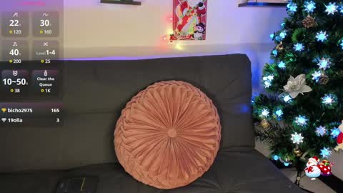 Snapshot of on_tefa chatting on 12/19/24, 10:42 Violette online show from 12/19/24, 10:42