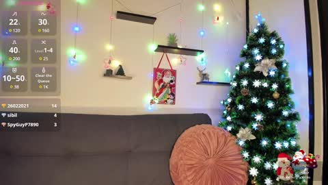 Snapshot of on_tefa chatting on 12/23/24, 12:14 Violette online show from 12/23/24, 12:14