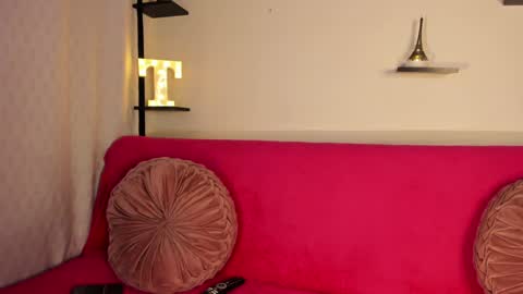 Snapshot of on_tefa chatting on 01/12/25, 03:49 Violette online show from 01/12/25, 03:49