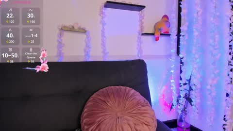 Snapshot of on_tefa chatting on 02/03/25, 09:07 Violette online show from 02/03/25, 09:07