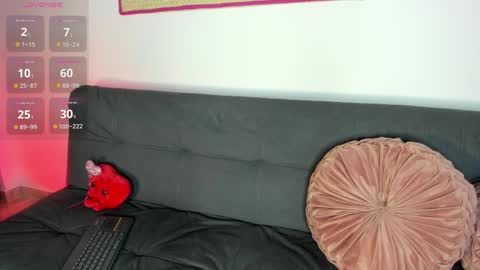 Snapshot of on_tefa chatting on 04/09/26, 02:33 Violette online show from 04/09/26, 02:33