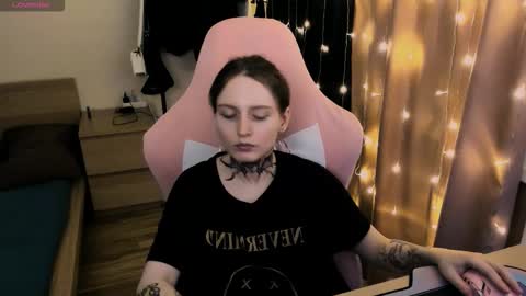 on_yxxx online show from 10/11/25, 08:07