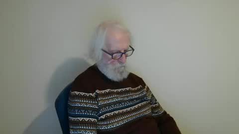 Snapshot of onanister chatting on 02/01/25, 04:11 Somewhere over the rainbow online show from 02/01/25, 04:11